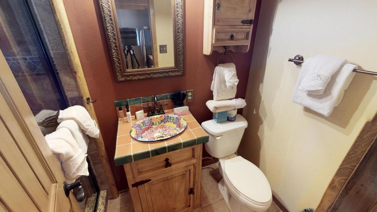 Aspen West 5 Townhouse With High Speed Wifi Apartment Red River Bagian luar foto